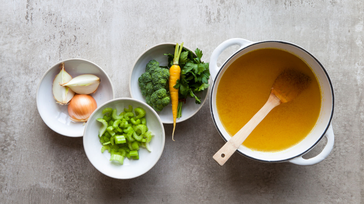 Hausapotheke in der Küche: Diese Lebensmittel helfen bei Erkältung.
