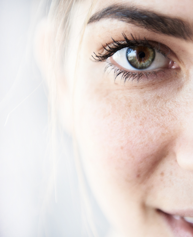 Augenbrauen färben: Mit diesen Tipps ganz leicht.