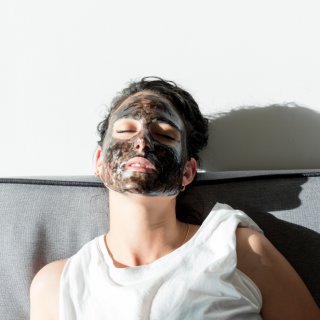Beauty-Treatments wie Gesichtsmasken helfen, den Corona-Wahnsinn für wenige Momente zu vergessen.