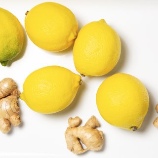 Zitronen und Ingwer stärken das Immunsystem.