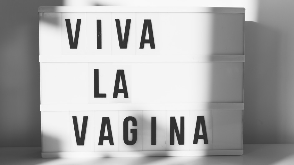 Kinotafel mit "Viva la Vagina"-Lettern.