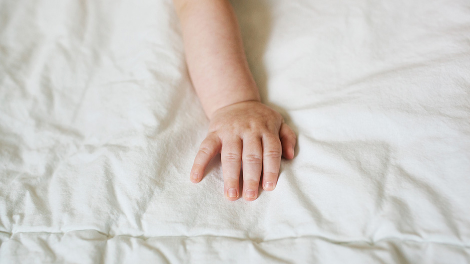 Hand eines Babys - vielleicht hatte die Mama eine Doula während der Schwangerschaft